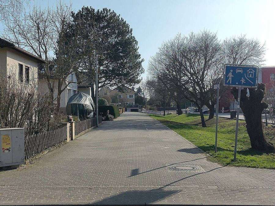Residential street in Oppenheim, Rhineland-Palatinate: outside the metro areas the price-to-rent picture looks different